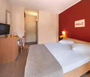 lift, sauna, fitness, masaža, solarij, parkiralište, garaža uz doplatu.