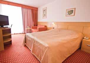 251 kn Hotel Eva 2* POLOŽAJ: na šumovitom poluotoku, u uvali Suha Punta; 5 km od grada Raba.