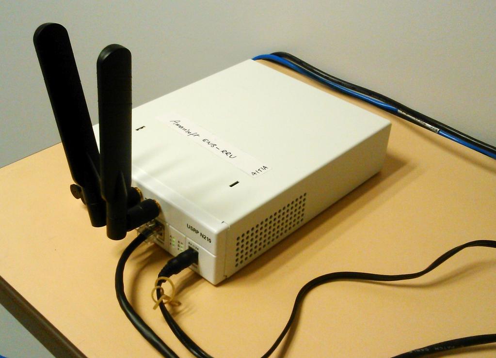1 Bevezetés (b) A gig mini PC futtatja az EPC és ENB BBU szoftvermodulokat (a) A rádiós egység Ethernet porton keresztül kapcsolódik a gig mini PC-hez (c) Az SGi interfész USB-Ethernet porton