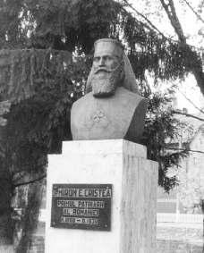 Monumentul Ostaºului Român este am - plasat cartierul Gãrii, din Sf. Gheorghe, ridicat în anul 1974. Este turnat în bronz, având înãl - þimea de cca. 4 m, reprezentând un ostaº român.