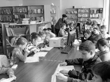 NOIEMBRIE 2011 87 cul tural-educativ derulat împreunã cu ºcolile din localitate Ai carte, ai parte!