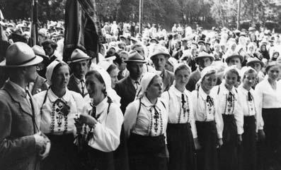 Razprave in ~lanki Avgusta 1929 so se udeležili velikega tabora v Beltincih s prostimi vajami na bradlji in drogu ter štafeto 4 x 100 metrov.