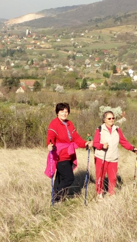 nagy népszerűségnek örvend. Több túratávon lehetet indulni, mi a 10 és/vagy a 15 km-en indultunk.