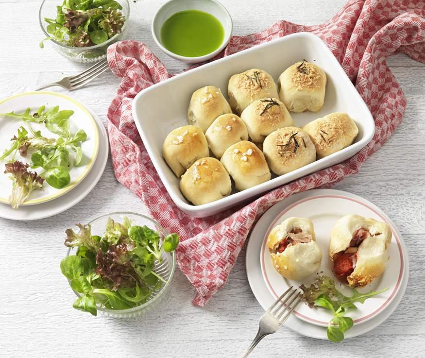 VARIÁCIÓK PIZZAGOLYÓKRA sonkával & tonhallal kb. 0 PERC 0 PERC 80 C HOZZÁVALÓK golyó készítéséhez : cs.