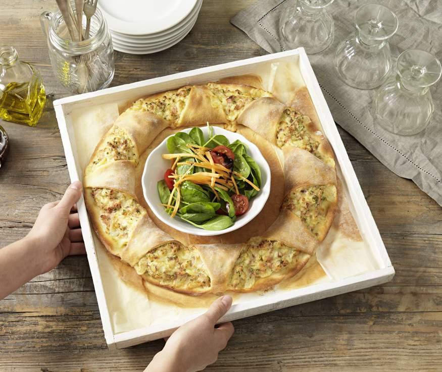 Pizzakarika SONKÁVAL & SAJTTAL kb. 0 PERC ca. PERC 80 C HOZZÁVALÓK egy pizzakarikához: cs.