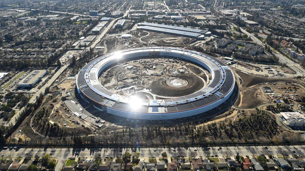 APPLE Park Headquarter / USA, Calfornia,