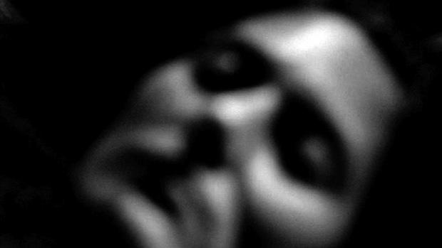 filmben. A Bibliothèque Pascal bár szintén ezt a női transzportot járja körül, a természet = nő, civilizáció = férfi sztereotipikus nyugati kulturális konstrukciót dekonstruálja.