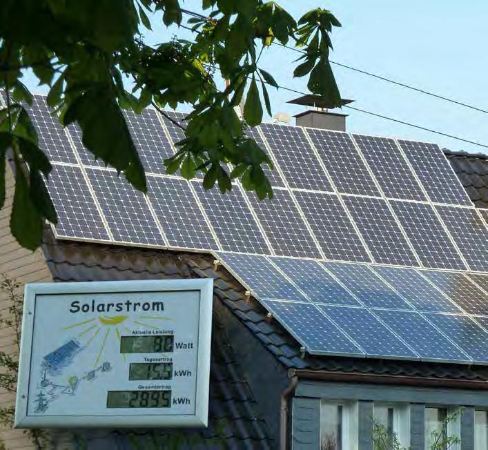 Photovoltaik INFO Photovoltaik A fotovoltaikus energiaátalakítás napelemek segítségével (melyeket napmodulokká kötnek össze) a fotovoltaikus berendezésekben jön létre.