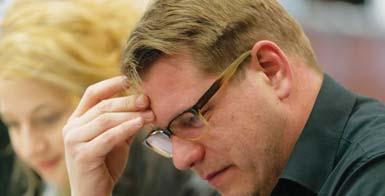 SZÍNHÁZ P R E M I E R AJÁNLÓ 28 Önnarrációs mozaikok Scallabouche Társulat: Frank Stein Jurányi Ház Május 17.