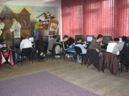cunoaştere a omului: Piramida necesităţilor umane prezentată mai sus. Cel mai ridicat nivel al aspiraţiei umane este realizarea de sine.