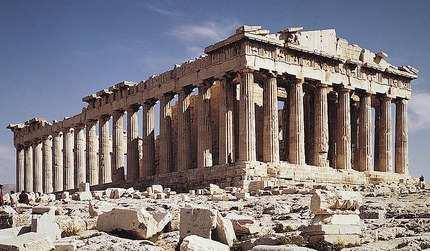 Az Akropolisz épületei PARTHENÓN A Parthenón Athéna Parthenosz, vagyis a szőz Pallasz Athéné temploma az athéni Akropoliszon. Iktinosz és Kallikratész építette i. e.