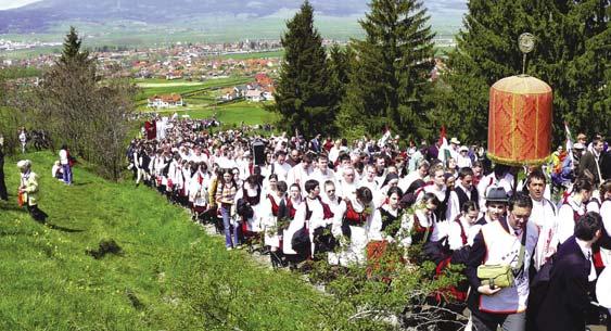 számú MÁV õr házat (a MÁV egykoron legkeletibb õr há zát), illetve részt veszünk a kon tu - máci kápolnánál celebrált szentmisén.