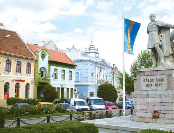 Bilea-tengerszemhez) Gyu la fe hér vár (vár; ér se ki szé kes egy - ház, Hu nya di Já nos, Hu nya di Lász ló, Já nos Zsig mond, Iza bel la ki rály né, és mások sír - em lé ke) Alvinc Piski szál lás