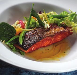 polentával, fűszeres csicseriborsóraguval Füstölt gomolya veresi cukorfalat-paradicsommal, salátával, bodzás vinaigrette-tel Epersóval sült lazacderék citrusos bulgursalátával 4390 Ft A marha