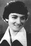 S-a căsătorit în 960 cu Samoilescu Lia Angela din Băcia Petreni absolventă a Facultăţii de Biologie Cluj.