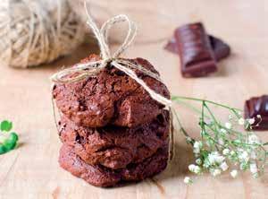 Paste fără gluten cu usturoi și roșii uscate Ingrediente: 250 g paste fără gluten, o legătură de pătrunjel, 4 cătei de usturoi, sare, piper, 4 fire de ceapă verde, 1 ceașcă de roșii uscate, câteva