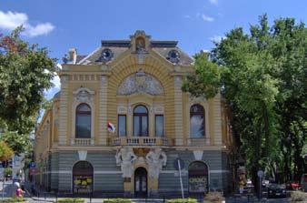 KULTURA - KULTÚRA Интервју: Бранислава Жујовић, библиотекарка читање не боли Бројна истраживања показују да се из различитих разлога књиге у данашње време читају све мање.