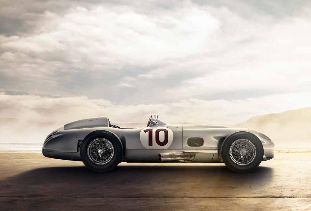 Milyen lenne az autósport a Mercedes-Benz nélkül? Az első járművet, amely megnyert egy autóversenyt, Daimler-motor hajtotta. Az első Mercedes egy versenyautó volt.