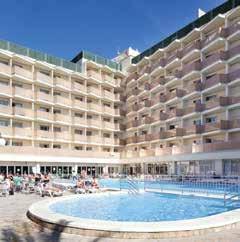 HOTEL ROYAL BEACH **** Fekvés: Lloret de Mar központja mindössze 10 perc sétára