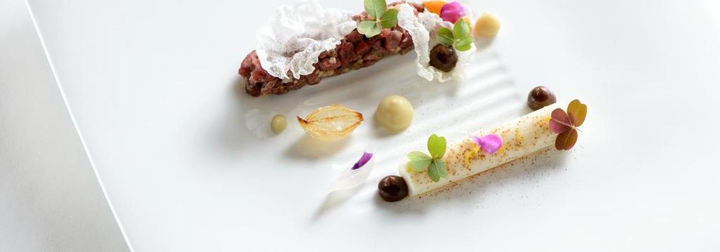 Michelin Vörös Könyv 5 a hotelek és éttermek értékeléséhez egy szimbólum rendszert alkalmaz, amely jelöli árkategóriájukat és