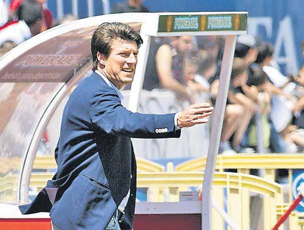 Michael Laudrup s-a despărţit de Real Mallorca Surpriză pe Old Trafford FC Basel a produs surpriza etapei a doua din Liga Campionilor, după ce a întors un secutiv în care nu primeşte gol, după ce s-a