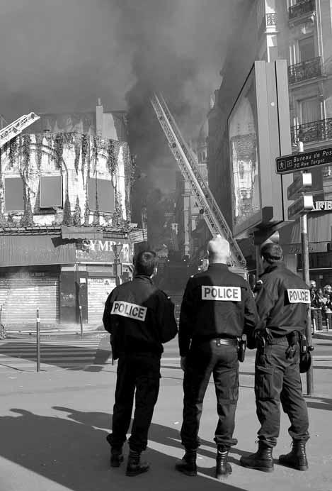 Riscăm o fragmentare Şase morţi într-un incendiu la Paris Preşedintele CE, Jose Manuel Barosso, a declarat într-un discurs rostit în faţa PE despre starea Uniunii, că situaţia actuală este una gravă,