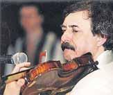 ARAD EXPRES Joi, 29 Septembrie 2011 5 Local Nicolae Botgros vine la Arad Nicolae Botgros, Poetul viorii, cum este intitulat de către fani, va fi prezent în oraşul nostru pentru a susţine un concert,
