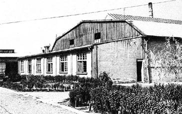 ve fabrike. Otvorene su nova stolarska i bravarska radionica, instalirane su nove mašine. Već 1929.