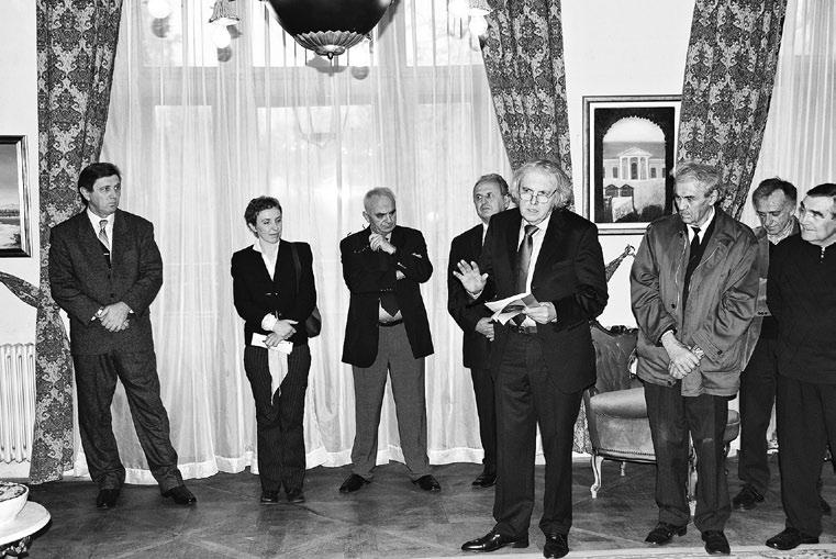 Dr Veselin Lazić govori na godišnjici Poljoprivrednog muzeja u Kulpinu, o Sv. Jovanu, 2007. godine; foto: L. Lazić Udruženja za muzejsku agrarnu baštinu.