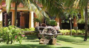 SZÁLLODÁINK PHAN THIET-BEN, A MUI NE TENGERPARTON HOTEL DYNASTY 3* Az Allezboo Beac Resort főépületi szobái és tengerre néző, önálló villái remekül ötvözik a hagyományos vietnami művészet,