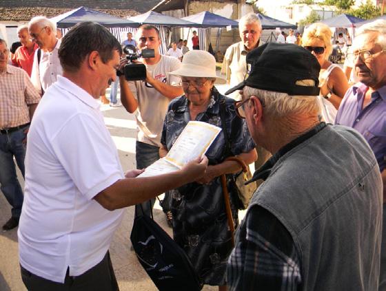 dar și diplome de fidelitate celor care s-au implicat activ în viața comunității locale.