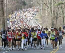 Hírek: Az elmúlt években többen meghaltak a bostoni maratoni futás után Hyponatremia among Runners in the Boston Marathon (2012, 22485 induló, 21616 célba érkező) Hyponatremia has emerged as an
