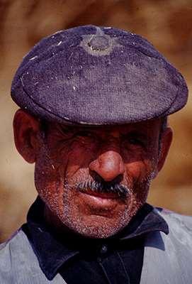 The estimated number of Roma (Gipsy) population in some countries of Central and Eastern Europe Average estimate % of total population Romania 1 850 000 8,32% Bulgaria 750 000 10,33% Hungary 700 000