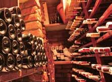 Producem vin cu mult dinainte să ne numim români; strămoșii noștri geto-daci erau agricultori de excepție, iar vița de vie era una dintre cele mai de seamă bogății ale lor. Ce este oenoturismul?