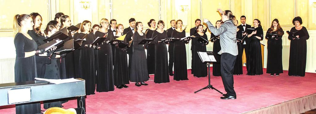 SOMBOR ZASVETLELO SRCE RAVANGRADA adnici Odeljenja javne rasvete JKP Zelenilo Sombor, priveli su kraju novogodišnje kićenje grada, nakon što su prethodno okitili svih 15 naseljenih mesta na