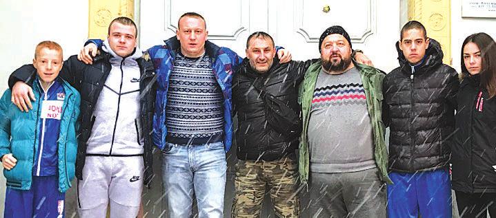 časa. Raznoliki asortiman proizvoda smešten je u modernom objektu na 800 kvadratnih metara prodajnog prostora.