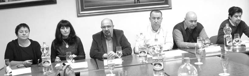 задовољавајућe Стандардна производња млека у Србији последњих неколико година од 1,4 до 1,5 милијарди литара, откупна цена од 35 до 36 динара (са премијом) за литар квалитетног млека, довољне