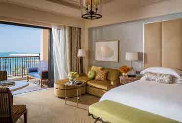 A minden igényt kielégítő ötcsillagos luxusszálloda a Jumeirah Beach Road északi végén emelkedik, közvetlenül a homokos tengerparton. 14 hektáros ápolt kert és privát strand tartozik a hotelhez.