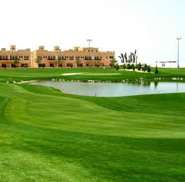 A négycsillagos szálloda Jazirat Al Hamra szívében, egyórás autóútra található a Dubai Nemzetközi Repülőtértől. Az Al Hamra Golf Club és az Al Hamra Mall bevásárlóközpontja csupán sétatávolságra van.