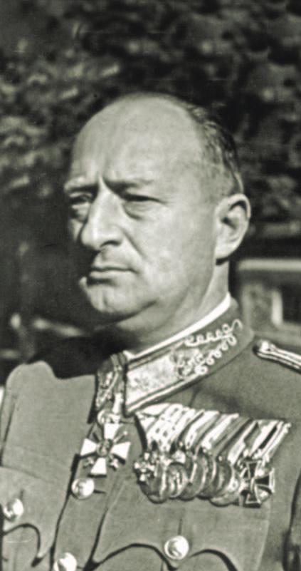 A Ludovika Akadémián (1908 11) évfolyamelsőként végzett Stomm Marcel a Magyar Királyi Honvédségben az első világháború évei alatt már vezérkari tiszti beosztásokat töltött be.