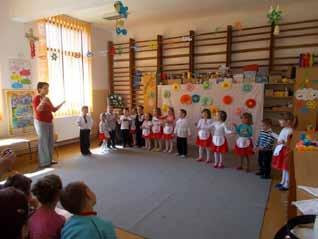 4Până în clasa a IV-a am fost la Iohanisfeld, aici am făcut ore în limba germană, româna era limbă străină pentru noi.