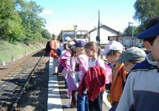 diferite şi devin personajele turismului pentru tineret. Şcoala, ca instituţie are un rol important în organizarea şi coordonarea programelor turismului pentru tineret.