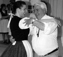oldal / Szabóné Marlok Júlia Tridsiatka Tanečnej skupiny Pilíš Tanečný súbor Pilíš úspechy aj za hranicami Folklórny tanečný súbor s bohatou minulosťou Pilíš v Mlynkoch oslávil 30.