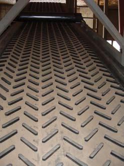 CHEVRON CHEVRON szállító hevederek L profillal (reverzáló) PROFILMAGASSÁG 8 mm (mm) PROFIL A (mm) C (mm) L 38 380 60 60 L 1 10 70 L 64 640 80 L 77 770 11 1