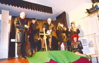 LJUDJE IN DOGODKI golobov, ki sem jih hranil s kruhom. Sonce je sijalo na naju, tako da nama je bilo toplo in veliko sva se smejala.