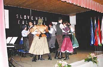 AKTUALNO Za Prešernov dan proslava v Motvarjevcih Tudi v naši občini smo se spomnili obletnice smrti velikega slovenskega poeta Franceta Prešerna.