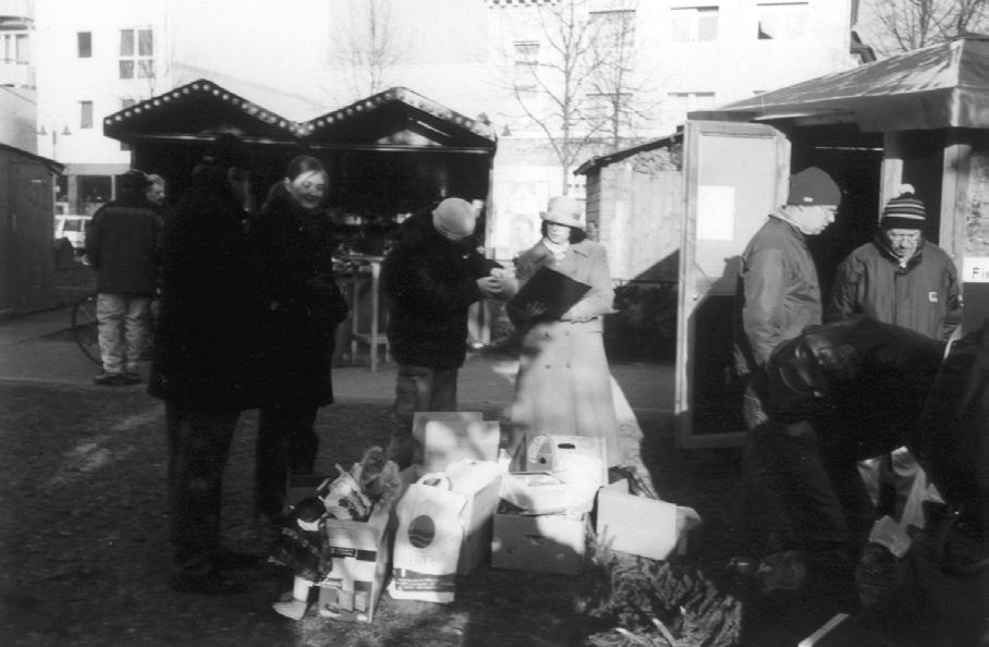 12 SENČAN č. 1/2003 Združená stredná škola na vianočných trhoch v Giessene Združená stredná škola je aktívne zapojená do projektu SOCRATES, konkrétne typ CO- MENIUS 1.