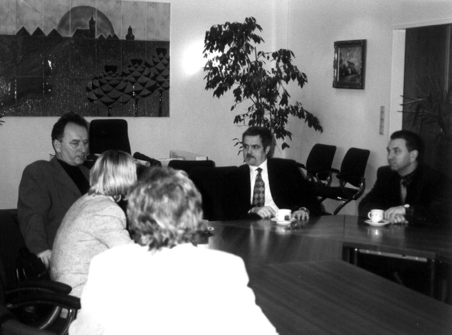 SENČAN č. 1/2003 3 Nový primátor prvýkrát v družobných mestách Mosonmagyaróvár a Parndorf Piatok 25.