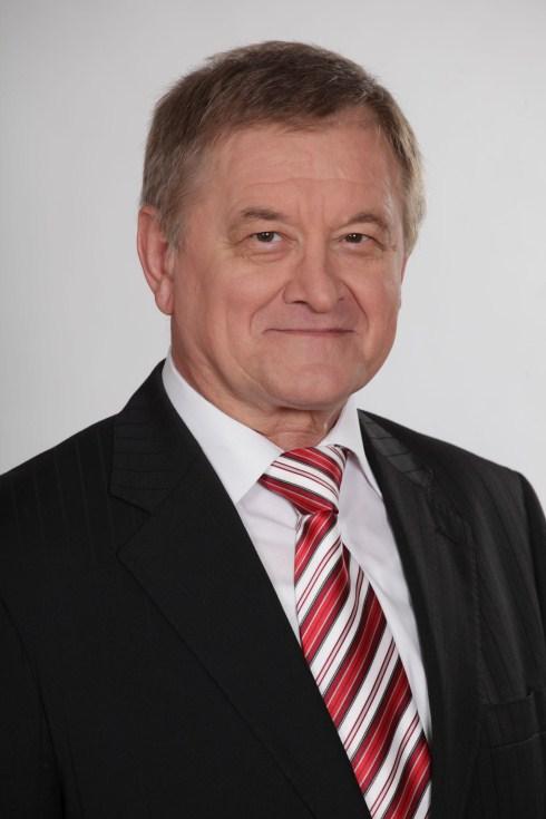 Vážení občania, vážení poslanci Zastupiteľstva NSK a zamestnanci Nitrianskeho samosprávneho kraja Nitriansky samosprávny kraj už 15 rokov od svojho vzniku zabezpečuje a chráni záujmy svojich