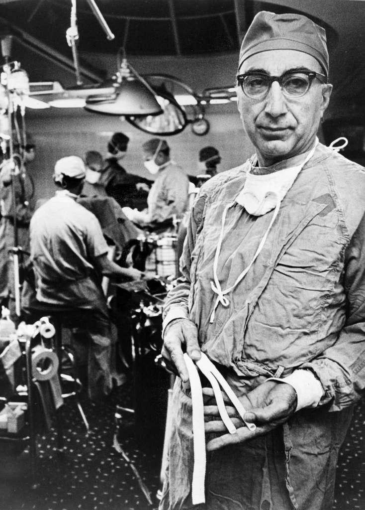 In 1954, DeBakey collaborated with Professor